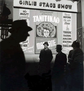 Burlesque House, 1942